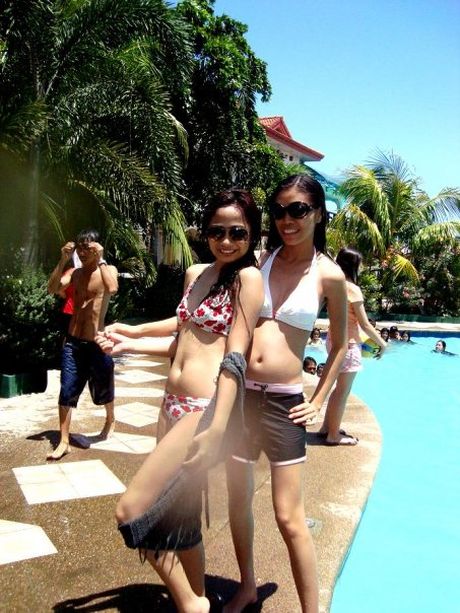 Hot Filipina girlfriend seems to be an aspiring model