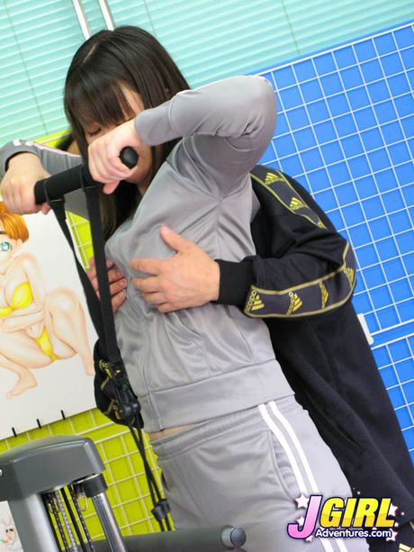 Amateur girl with tiny tits gets her pussy licked and dicked hard